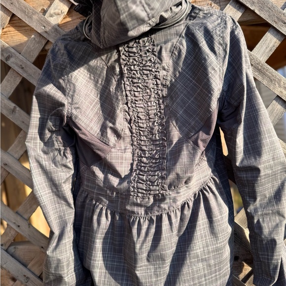 Lululemon Run: Back On Track Jacket- PTP 16 - Picture 5 of 9